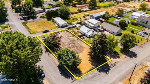 350 Wise Acre Rd, Yakima, WA 98901