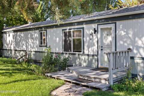 1100 Selah Heights Rd, Selah, WA 98942