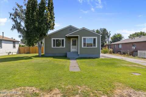 1313 S 8th Ave, Yakima, WA 98902