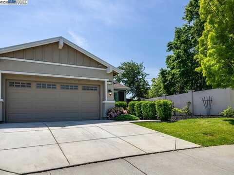 1178 Tropicana Ln, Brentwood, CA 94513