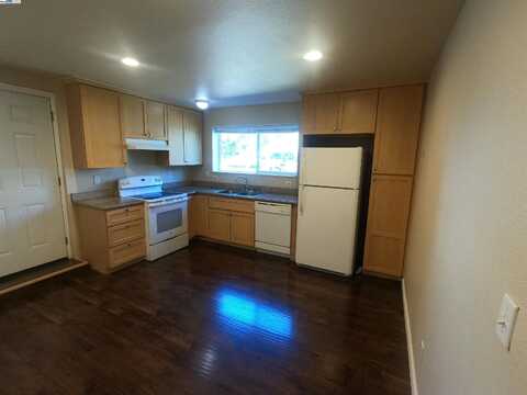 279 Estabrook St, San Leandro, CA 94577
