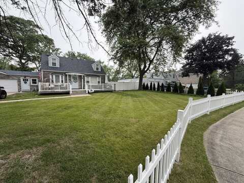 684 Pfingsten Road, Northbrook, IL 60062