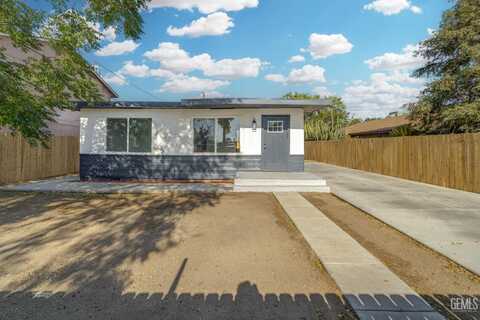 717 BROWN Street, Bakersfield, CA 93307