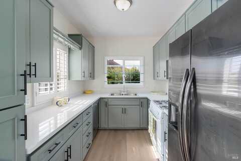 32 Bridgegate Way, Napa, CA 94559