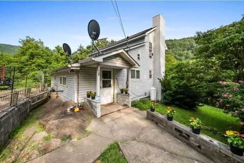 52 Depot Road, PRINCE, WV 25063