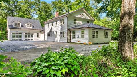 55 Main St, Stockbridge, MA 01262