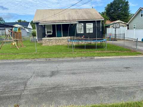 51 Oak Street, Trion, GA 30753