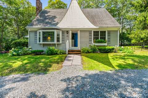20 Monahansett Road, Mashpee, MA 02649