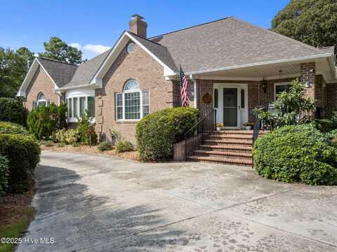 203 Silver Creek Landing Road, Swansboro, NC 28584