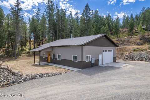 192 Healing Dr, Blanchard, ID 83804