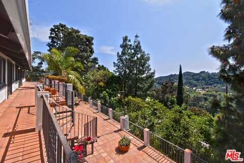 2901 Benedict Canyon Drive, Beverly Hills, CA 90210