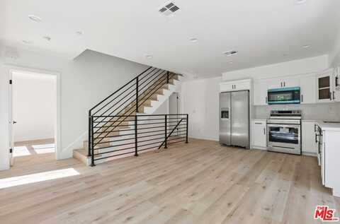 2111 Holly Dr, Los Angeles, CA 90068