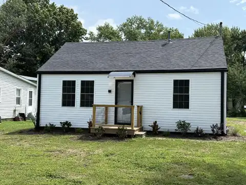 1270 Highland CT, Marshall, MO 65340
