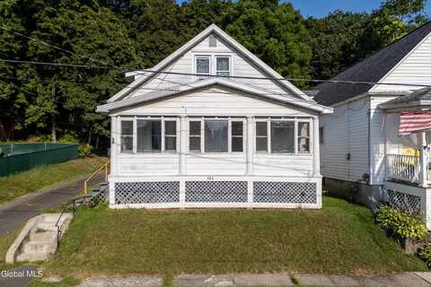 484 9th Avenue, Troy, NY 12182