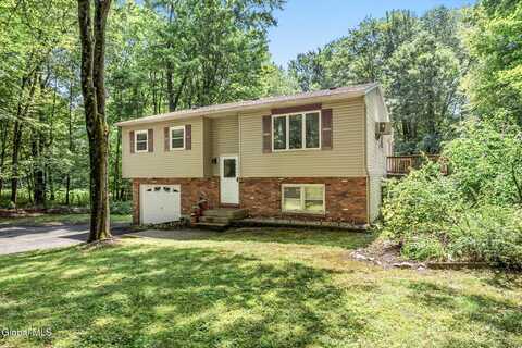 19 Chaundray Lane, Sand Lake, NY 12018