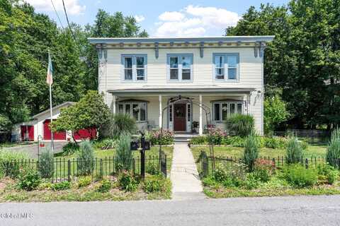 17 Mullens Road, Bethlehem, NY 12159