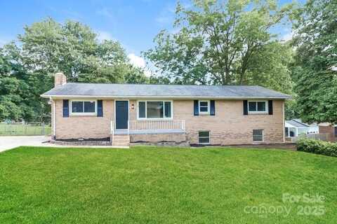 606 E Iowa Avenue, Bessemer City, NC 28016