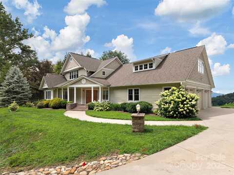 811 Hickory Drive, Waynesville, NC 28786
