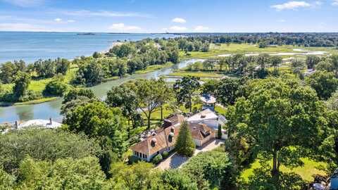 11 Beachside Common, Westport, CT 06880