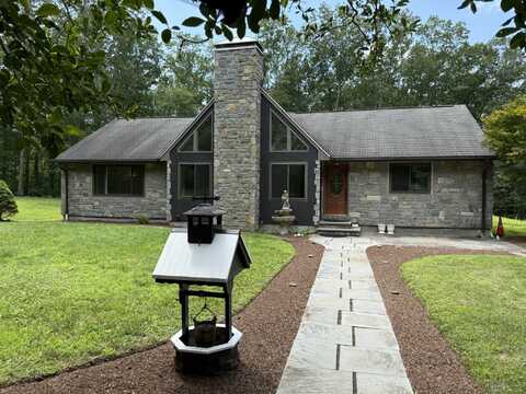 93 Pisgah Road, Oxford, CT 06478