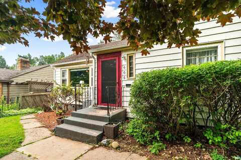 605 N 34th Ave E, Duluth, MN 55804
