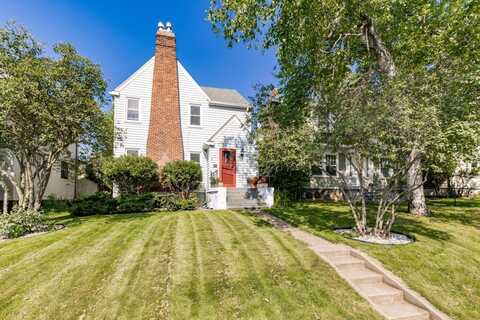 21 Snelling Ave, Duluth, MN 55812