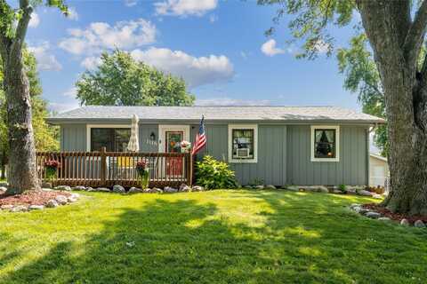 1118 Holly Drive, Norwalk, IA 50211