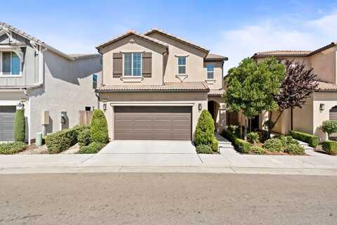 2870 Sophie Drive N, Fresno, CA 93727