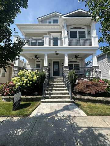 28 S Huntington Ave, Margate City, NJ 08402
