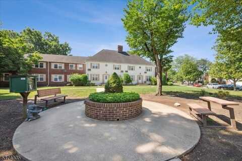 46 D Parkway Village, Cranford, NJ 07016