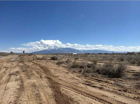 910 28th Avenue NW, Rio Rancho, NM 87144