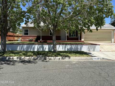 44126 Lightwoods Avenue, Lancaster, CA 93534