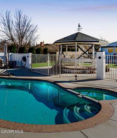4803 W Ave M10, Quartz Hill, CA 93536