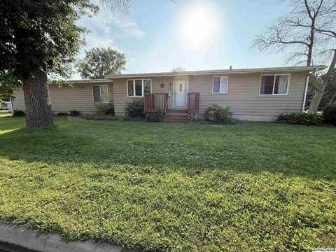 2002 S Grover, MASON CITY, IA 50401