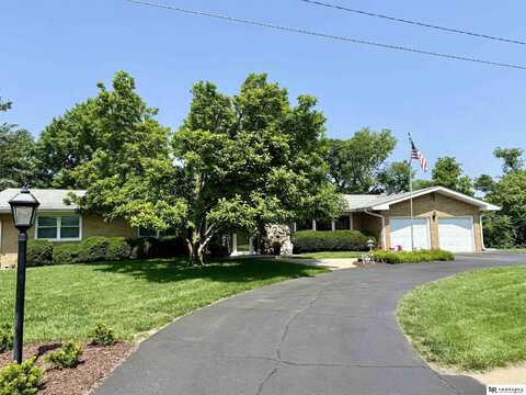 8406 N 47th Street, Omaha, NE 68152