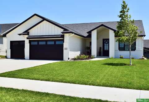 5445 Kestrel Parkway, Omaha, NE 68022