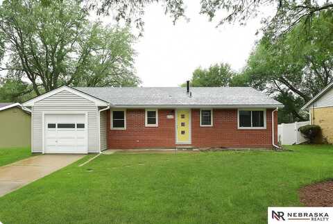 2431 Saint Thomas Drive, Lincoln, NE 68502