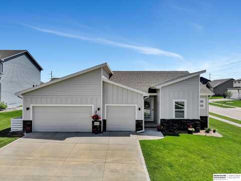 11263 Osprey Circle, Papillion, NE 68046