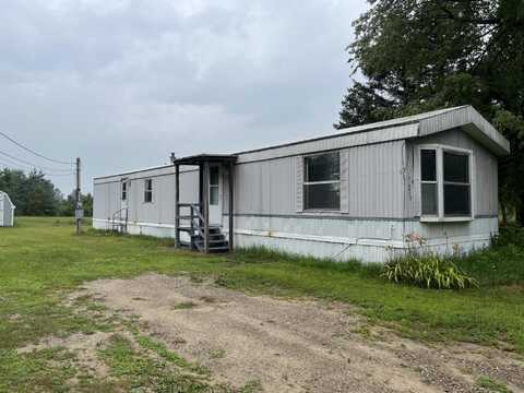 975 N Dickinson Avenue, Hesperia, MI 49421