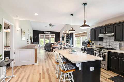 4005 Eastbridge circle, Stockbridge, MI 49285