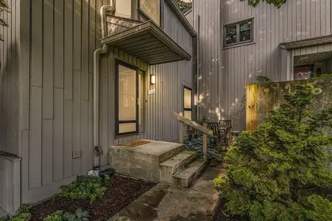 2174 Overlook Court, Ann Arbor, MI 48103