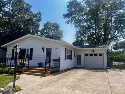 906 Woodlawn Street, Ludington, MI 49431