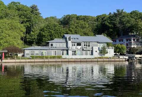 515 Park Street, Saugatuck, MI 49453