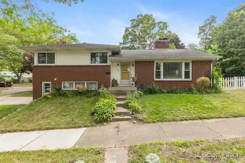 1708 Cambridge Drive SE, Grand Rapids, MI 49506