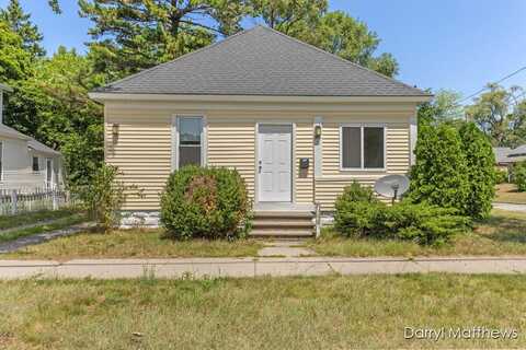 374 W Southern Avenue, Muskegon, MI 49441
