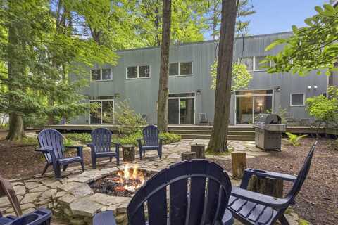 12330 Betty May Avenue, Sawyer, MI 49125