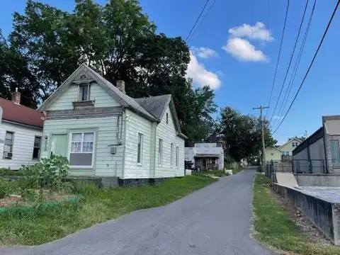 818 W College Street, Springfield, MO 65806