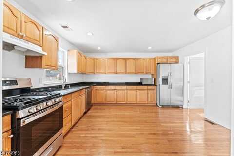 1625 Mabel St, Piscataway, NJ 08854