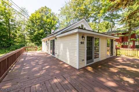 90 Race Track Dr, West Milford, NJ 07421