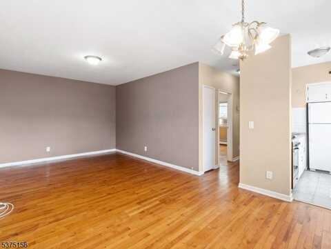 239 Crescent Ln, Cliffside Park, NJ 07010